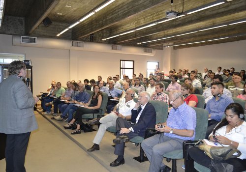 Charla: Incendios y explosiones en plantas procesadoras de granos y oleaginosas.  Teoria, causas, efectos, prevención y supresión de las mismas